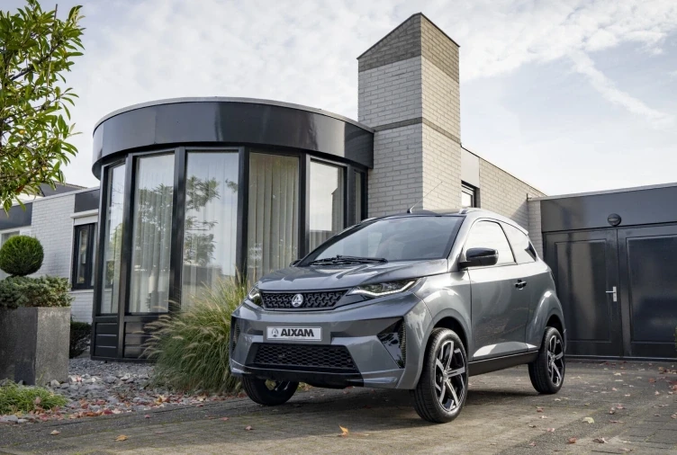 slide_eaixam-ecrossover-premium-670c495c5a553 eCrossover Premium